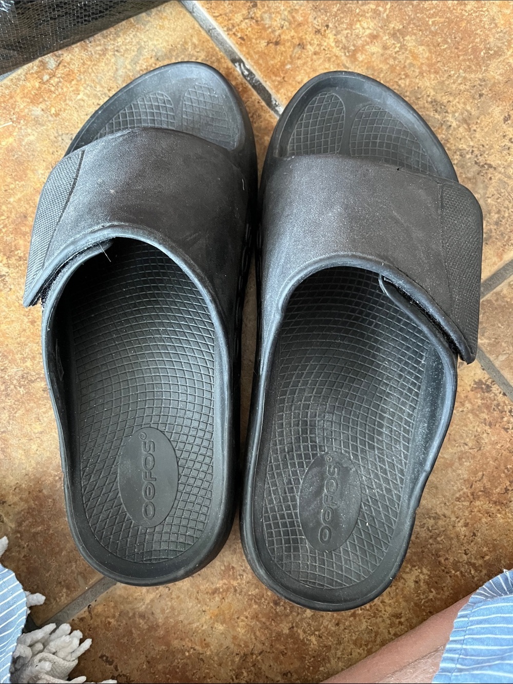 OOFOS Men’s Black Adjustable Recovery Slide Sandals Size 10 Mens